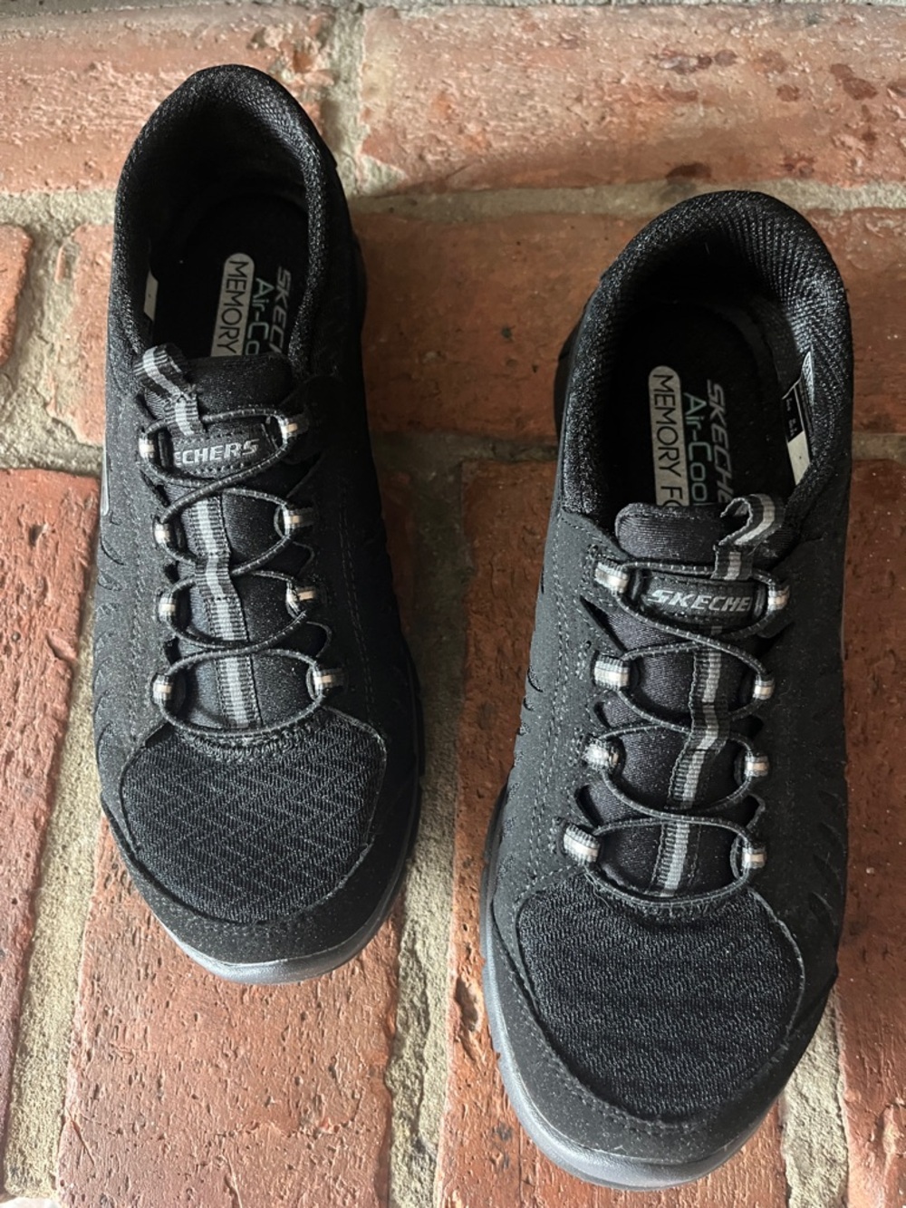 Skechers Women’s Black Slip-On Athletic Lace Sneakers 7.5